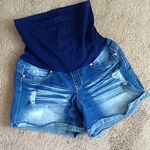 Maternity shorts